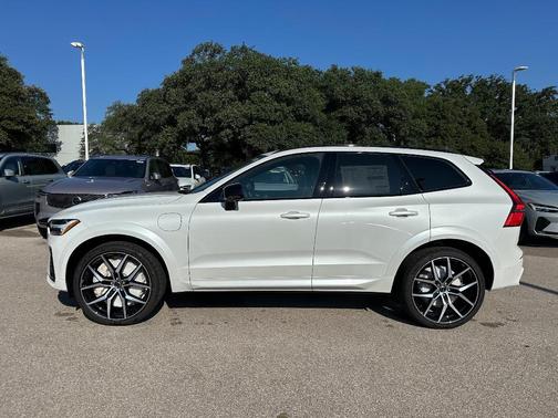 2026 Volvo XC60 Plug-In Hybrid T8 Polestar Engineered