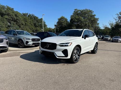 2026 Volvo XC60 Plug-In Hybrid T8 Polestar Engineered