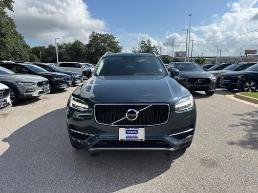 2019 Volvo XC90 Hybrid T8 Momentum