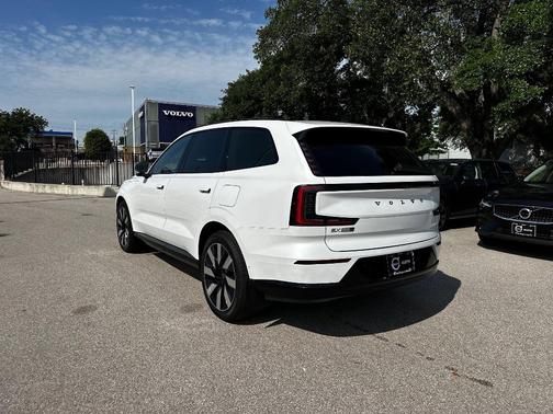 2025 Volvo EX90 Twin Motor Ultra