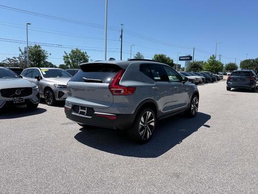 Vapour Grey 2026 Volvo XC40 B5 Plus