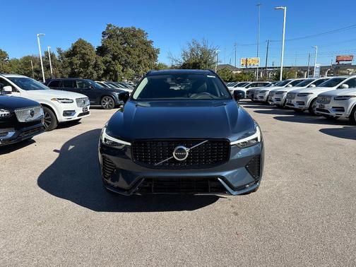2025 Volvo XC60 B5 Core