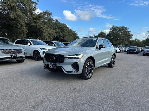 2026 Volvo XC60 B5 Plus