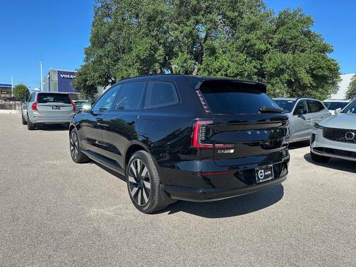 2025 Volvo EX90 Twin Motor Performance Ultra