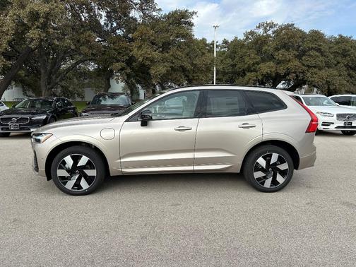 2025 Volvo XC60 Plug-In Hybrid T8 Plus