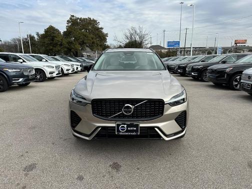 2025 Volvo XC60 Plug-In Hybrid T8 Plus