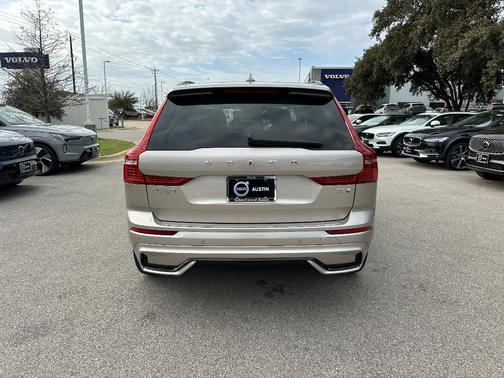 2025 Volvo XC60 Plug-In Hybrid T8 Plus