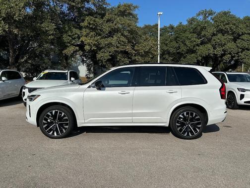2026 Volvo XC90 B6 Ultra Dark Theme 6-Seater