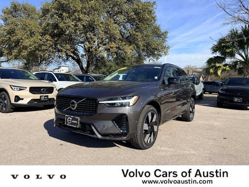 2024 Volvo XC60 Recharge Plug-In Hybrid T8 Plus Dark Theme