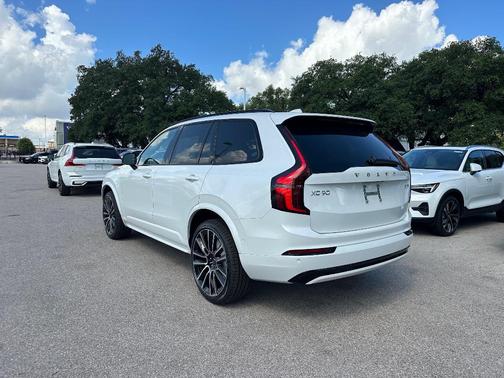 2026 Volvo XC90 B6 ULTRA THEME 7-SEATER