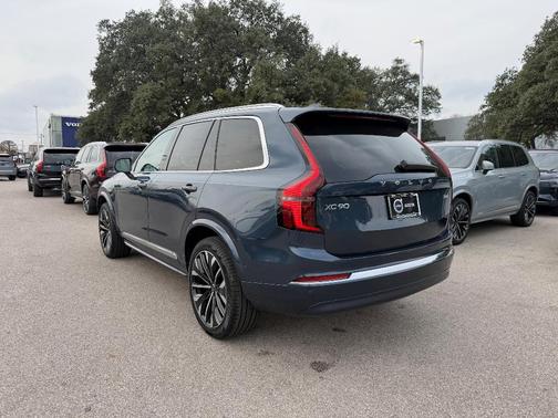 2026 Volvo XC90 B6 Ultra 7-Seater