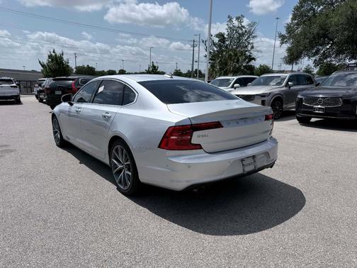 Bright Silver 2018 Volvo S90 T5 Momentum