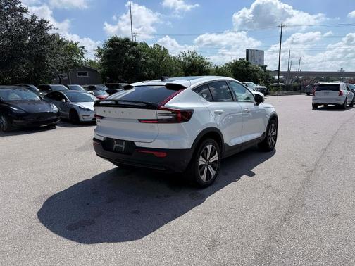 Crystal White 2023 Volvo C40 Recharge Pure Electric Twin Plus