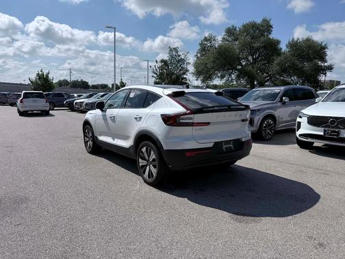 Crystal White 2023 Volvo C40 Recharge Pure Electric Twin Plus