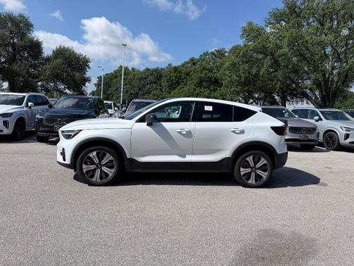 Crystal White 2023 Volvo C40 Recharge Pure Electric Twin Plus