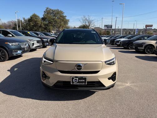 2026 Volvo EX40 Twin Motor Plus