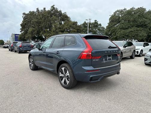 2025 Volvo XC60 Plug-In Hybrid T8 Core