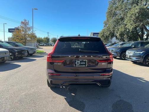2026 Volvo XC60 B5 Plus