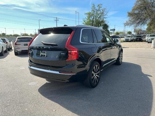Onyx Black 2023 Volvo XC90 B5 Plus