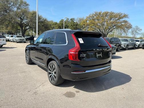 Onyx Black 2023 Volvo XC90 B5 Plus