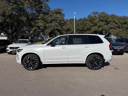 2026 Volvo XC90 B6 Ultra Dark Theme 7-Seater