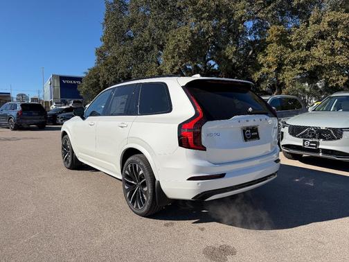 2026 Volvo XC90 B6 Ultra Dark Theme 7-Seater