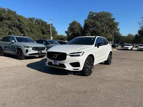 2021 Volvo XC60 Recharge Plug-In Hybrid T8 R-Design