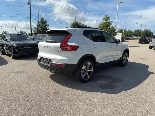 Crystal White 2026 Volvo XC40 B5 Plus
