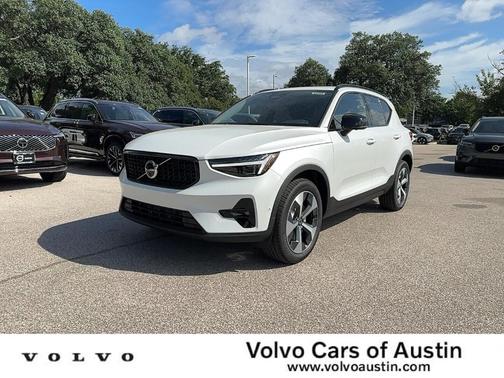 2026 Volvo XC40 B5 Plus