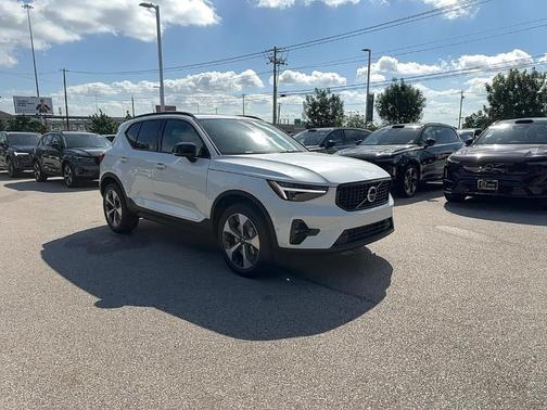 2026 Volvo XC40 B5 Plus