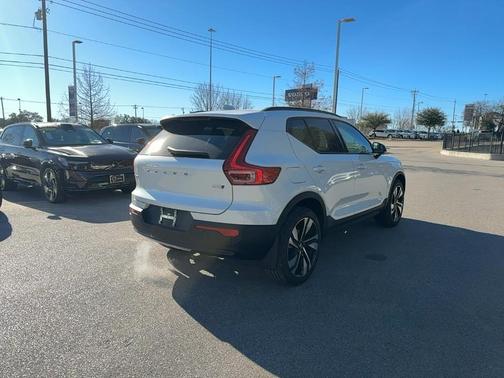 2026 Volvo XC40 B5 Ultra