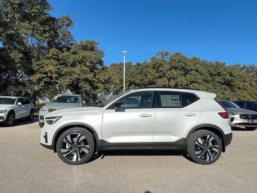 2026 Volvo XC40 B5 Ultra