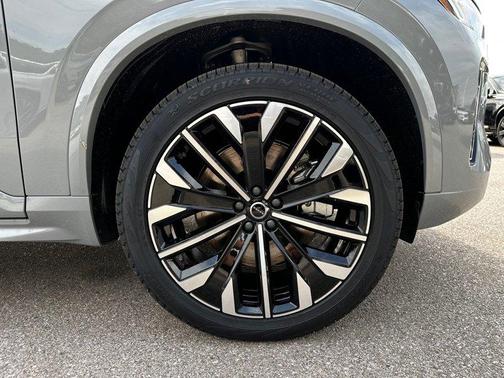 2025 Volvo XC90 Plug-In Hybrid T8 Core 7-Seater