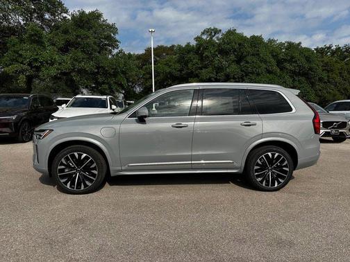 2025 Volvo XC90 Plug-In Hybrid T8 Core 7-Seater