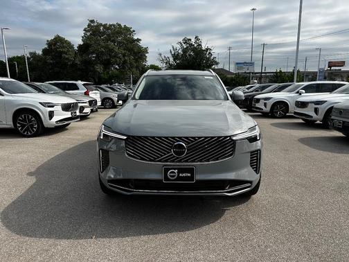 2025 Volvo XC90 Plug-In Hybrid T8 Core 7-Seater