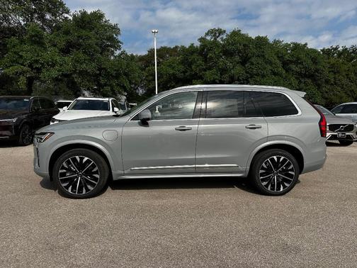 2025 Volvo XC90 Plug-In Hybrid T8 Core 7-Seater