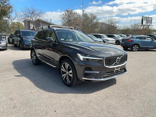 2023 Volvo XC60 Recharge Plug-In Hybrid T8 Plus Bright Theme