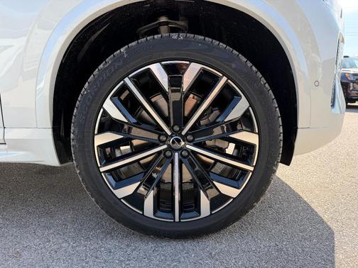 2026 Volvo XC90 B6 Ultra 6-Seater