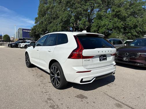 2025 Volvo XC60 B5 Plus
