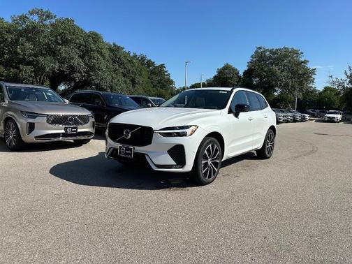 2025 Volvo XC60 B5 Plus