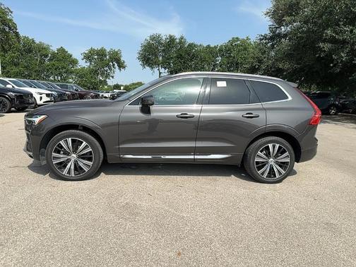 2022 Volvo XC60 B5 Inscription