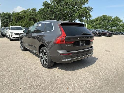 2022 Volvo XC60 B5 Inscription