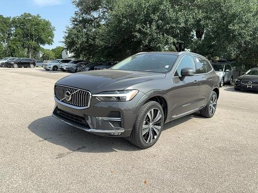 2022 Volvo XC60 B5 Inscription