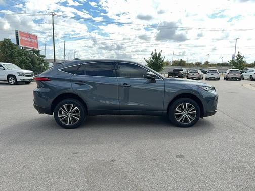 2024 Toyota Venza LE