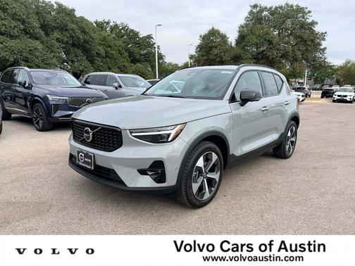 2026 Volvo XC40 B5 Plus