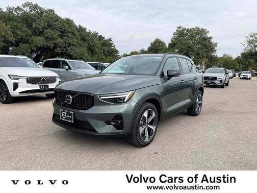 2026 Volvo XC40 B5 Plus