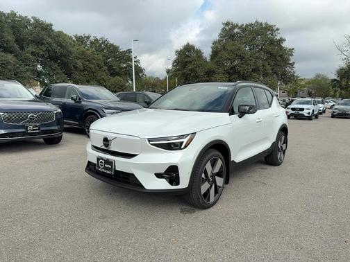 2026 Volvo EX40 Twin Motor Plus