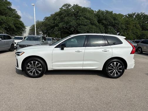 2025 Volvo XC60 B5 Core
