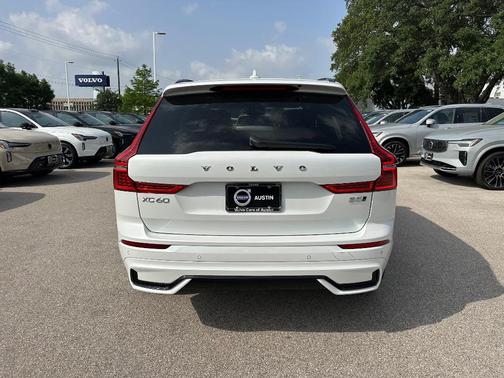 2025 Volvo XC60 B5 Core