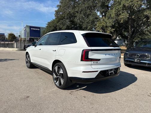 2025 Volvo EX90 Twin Motor Performance Plus 6-Seater